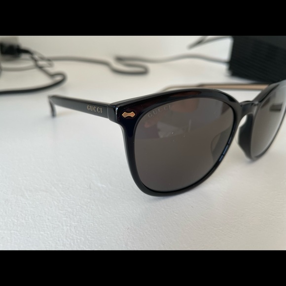 EUC Authentic Gucci sunglasses - Picture 7 of 7